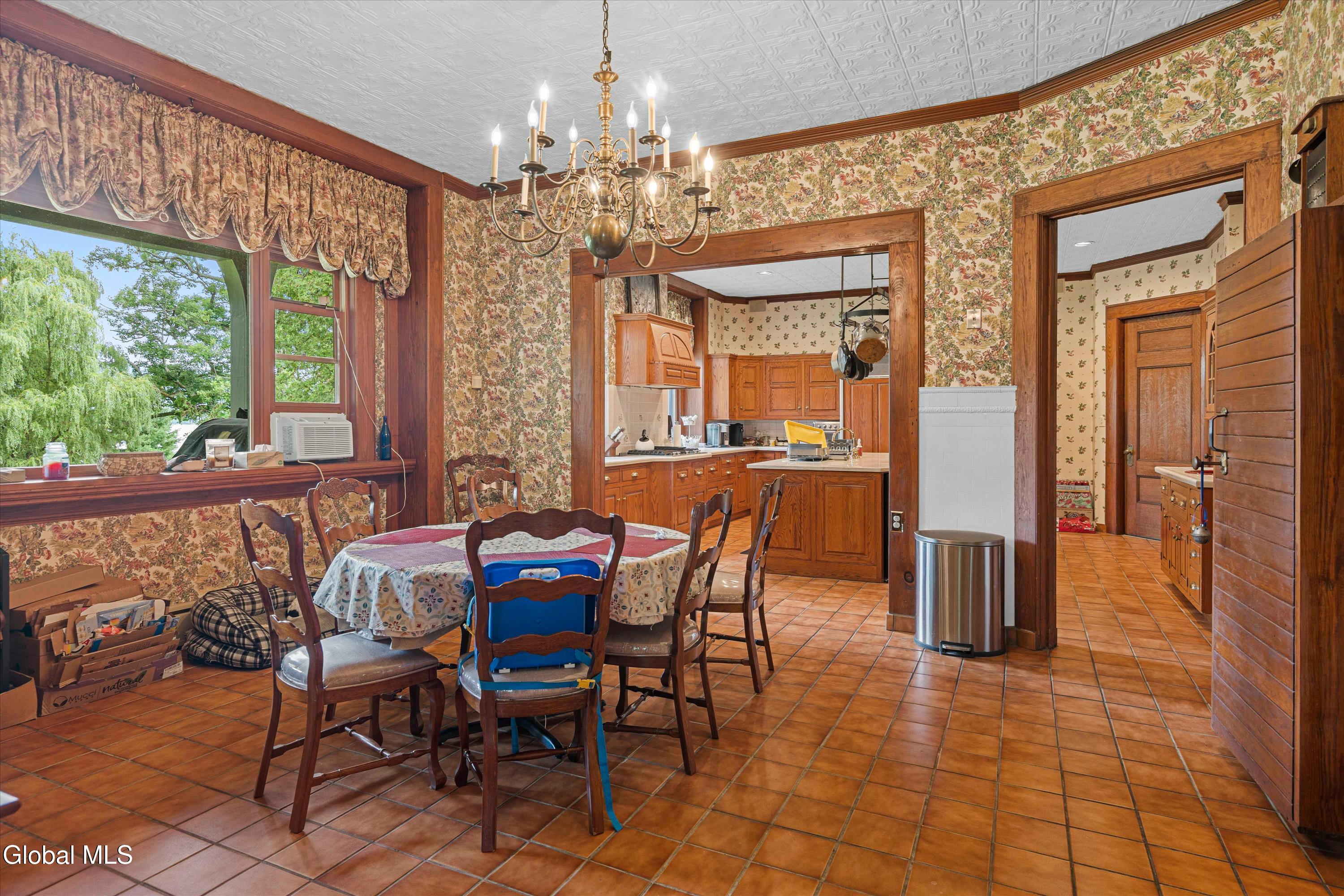 3232 Lake Shore Drive