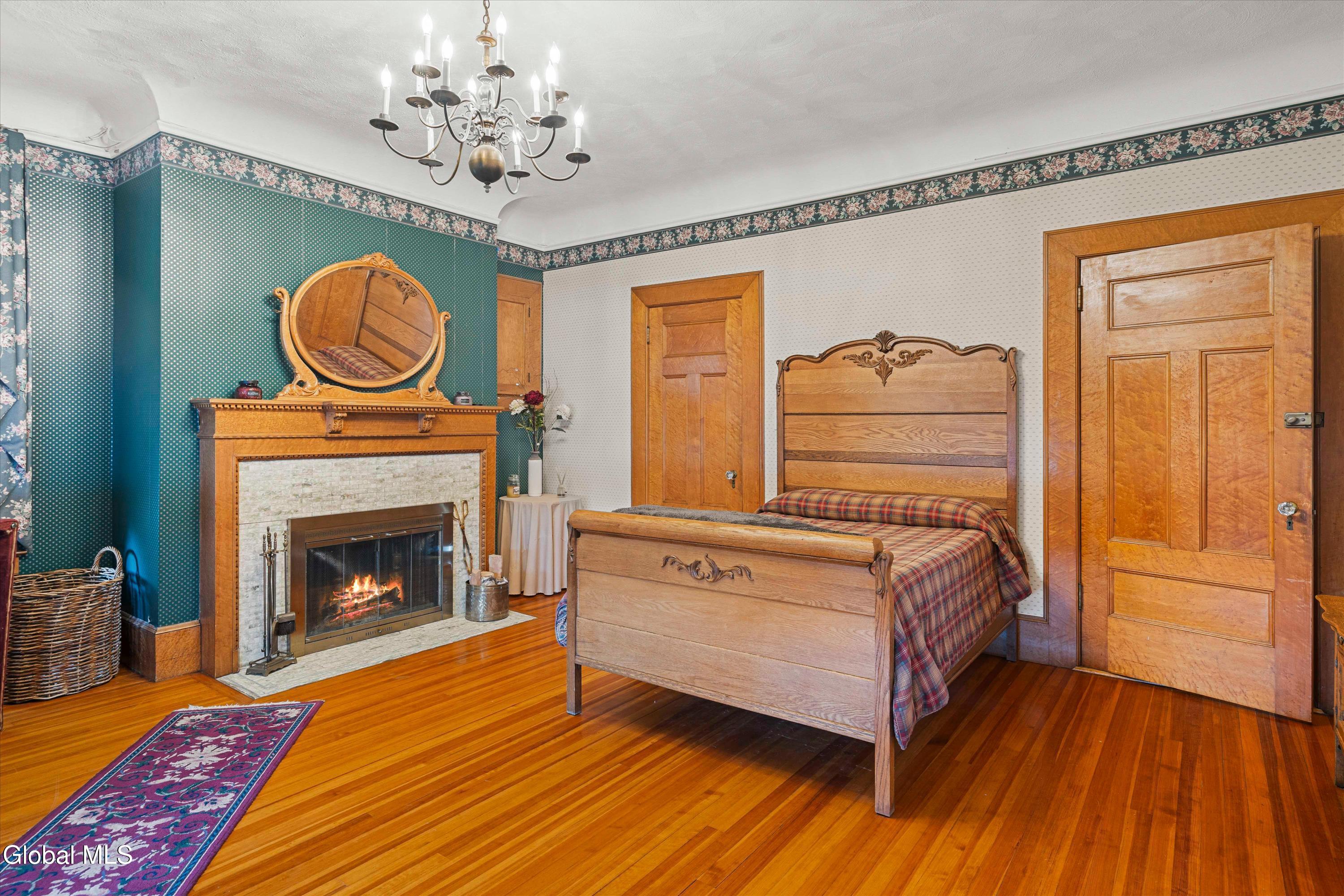 3232 Lake Shore Drive
