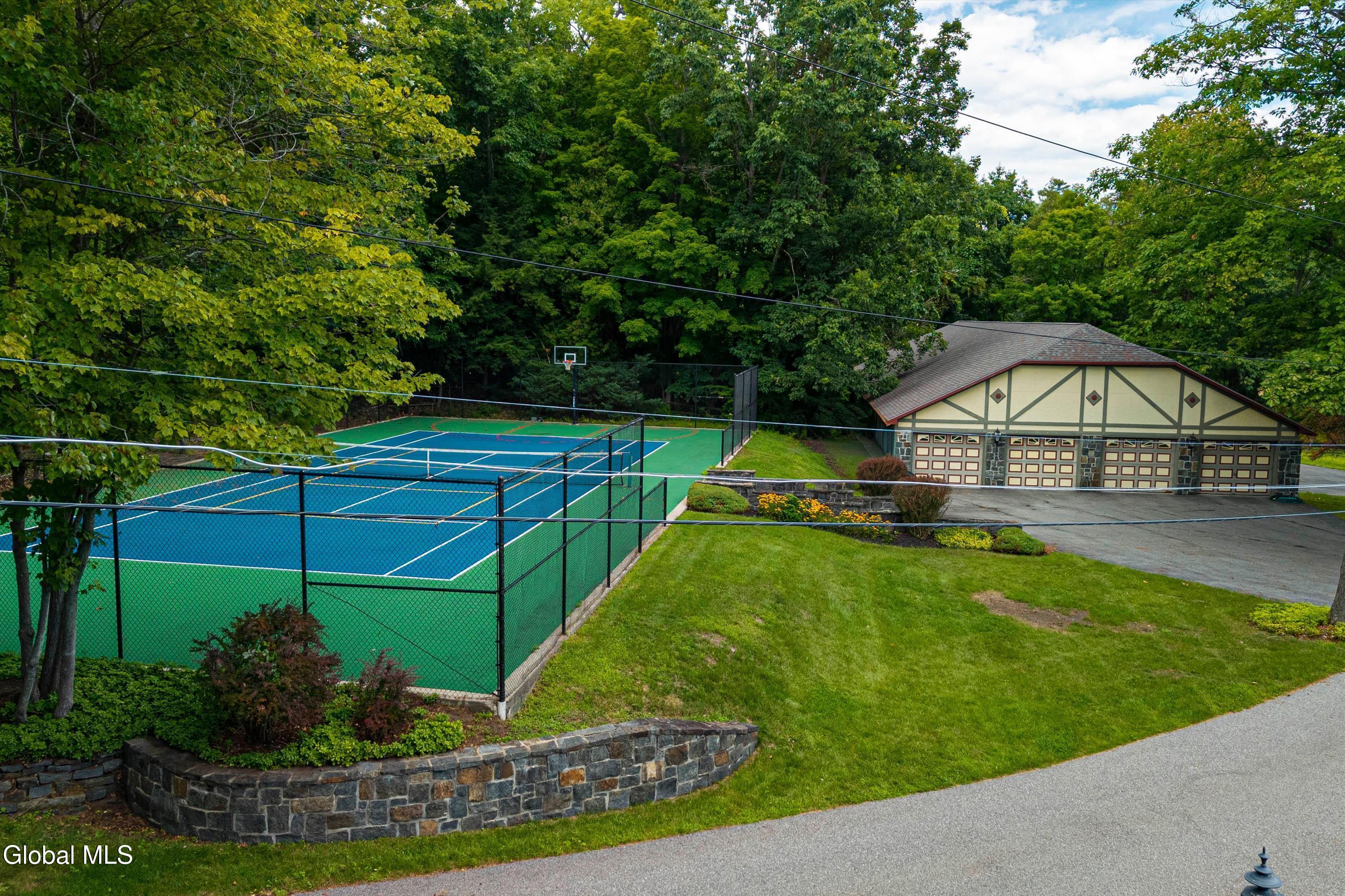 3232 Lake Shore Drive