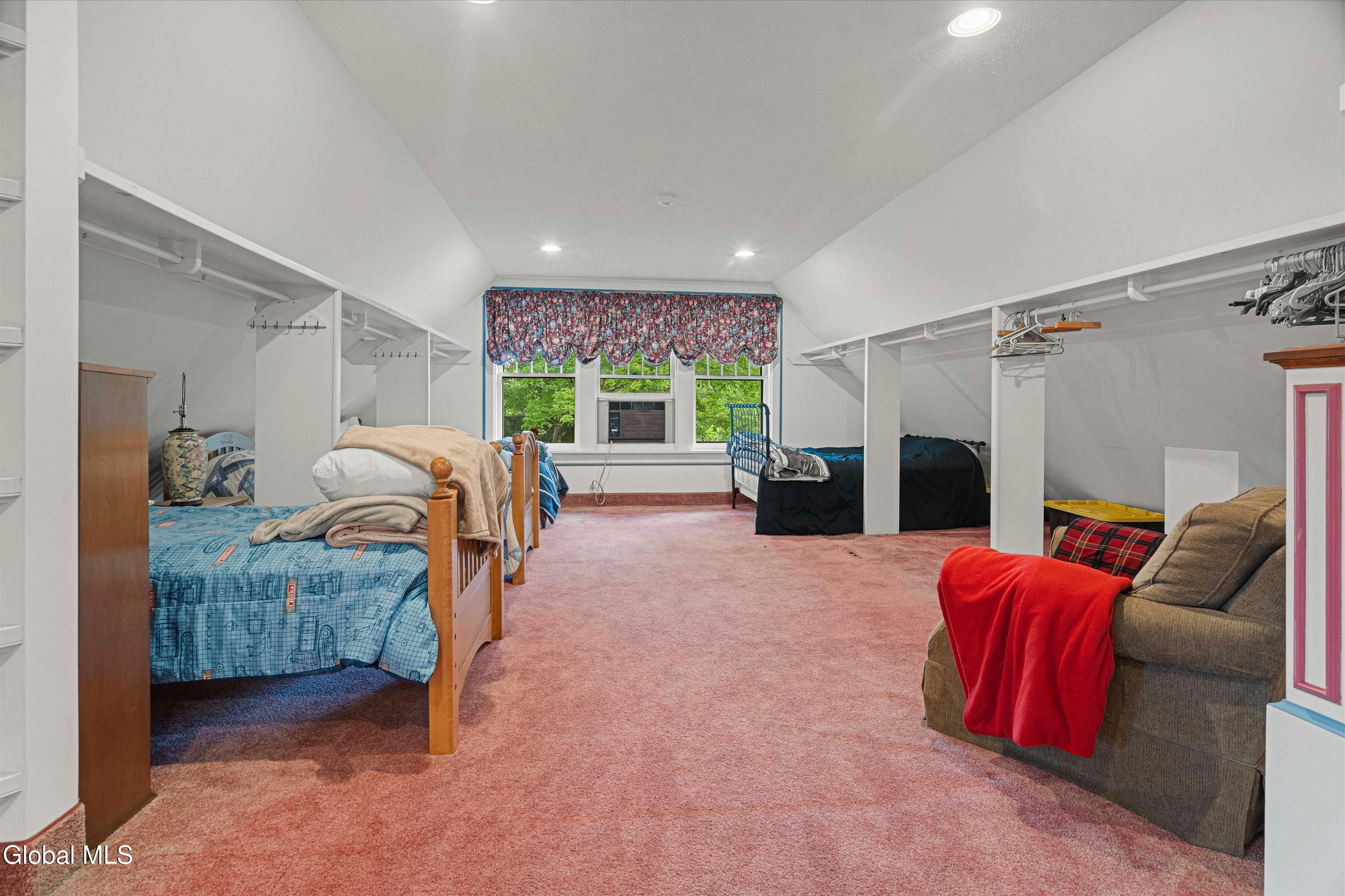 3232 Lake Shore Drive