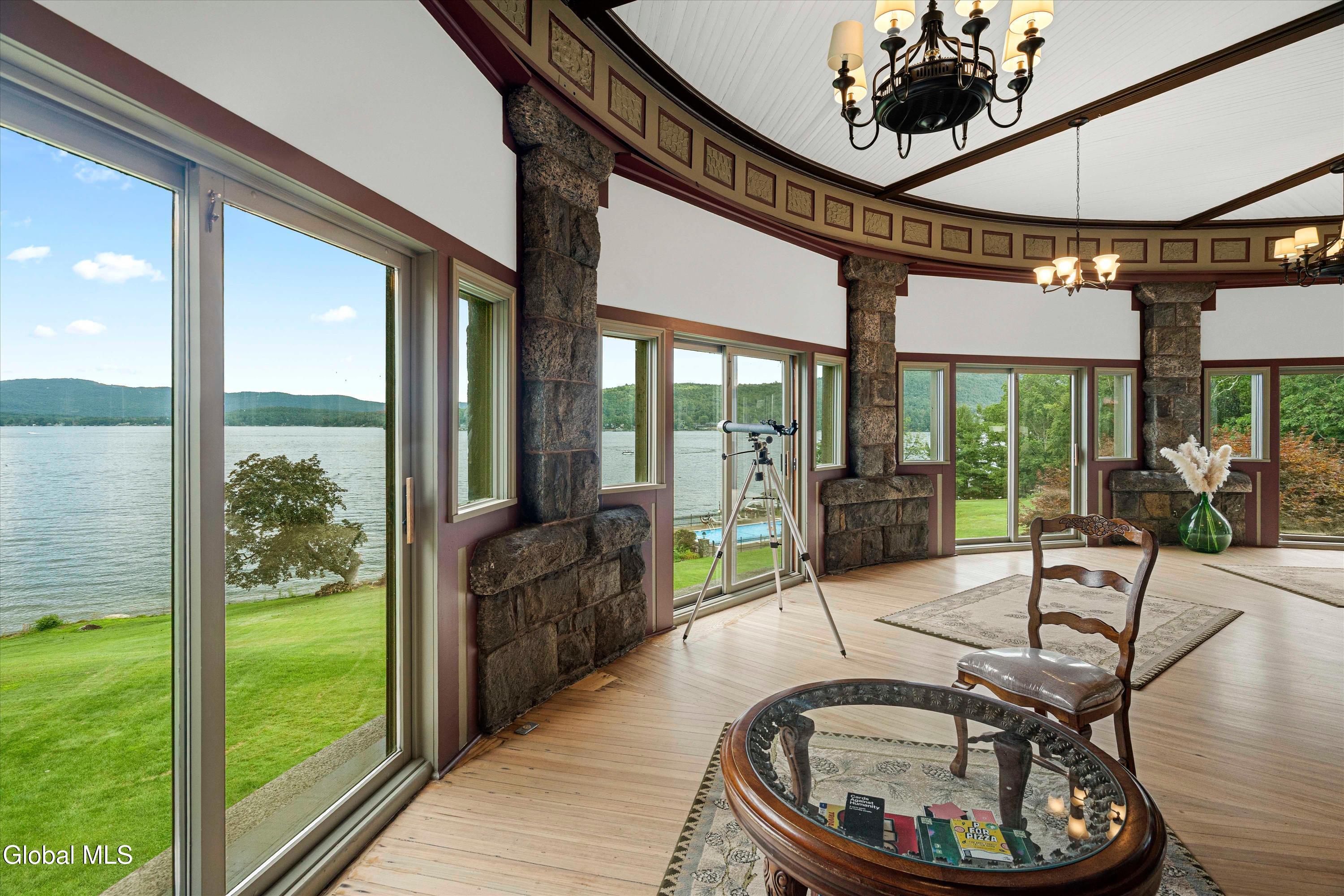 3232 Lake Shore Drive