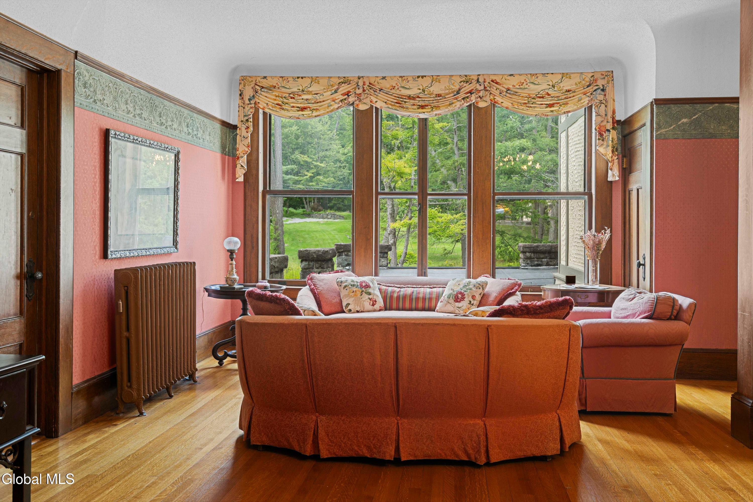 3232 Lake Shore Drive