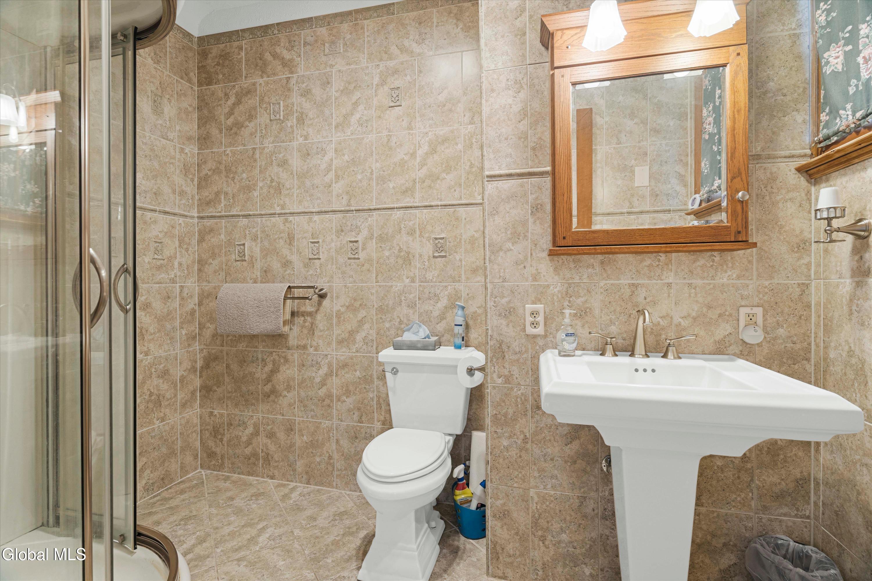 3232 Lake Shore Drive