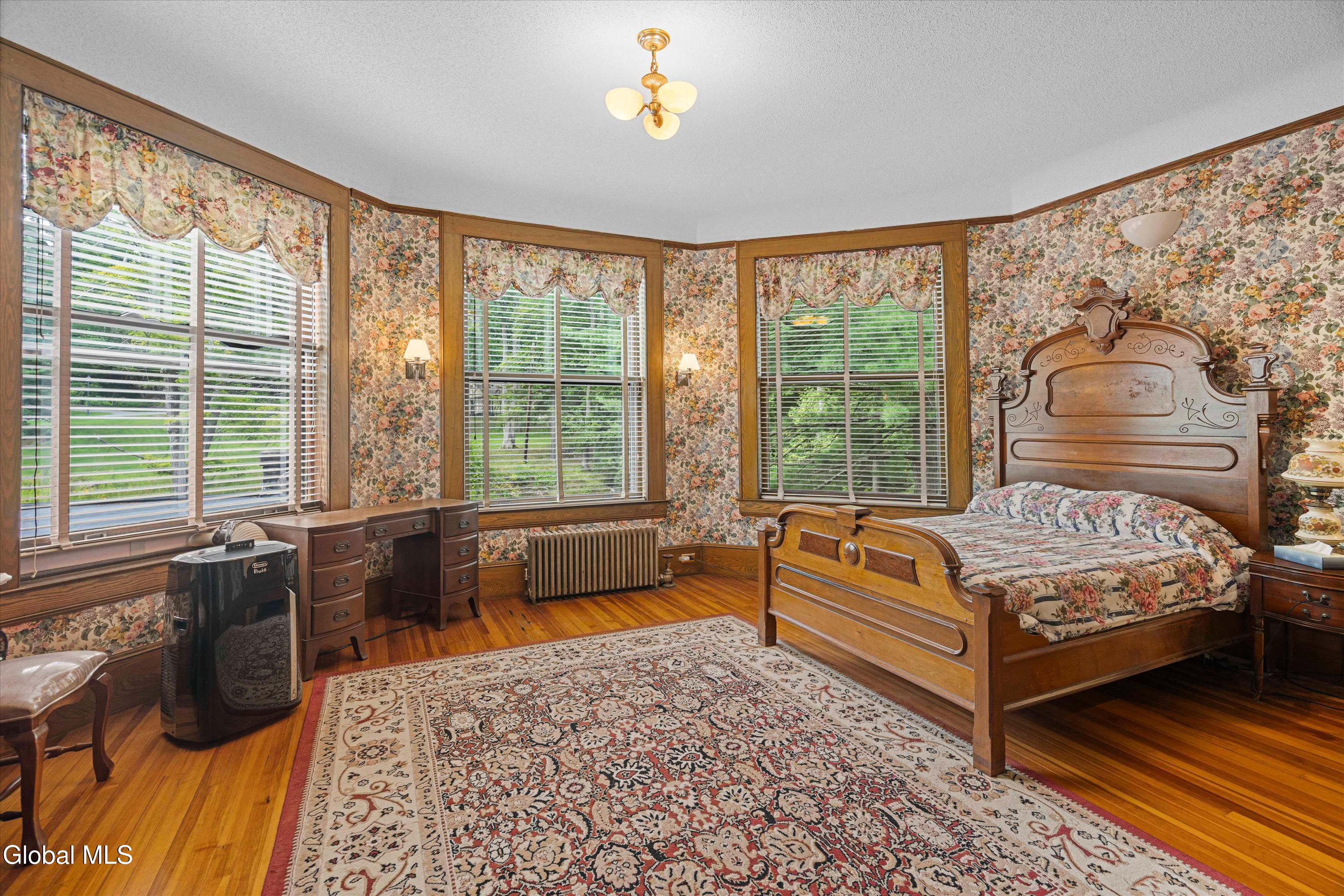 3232 Lake Shore Drive