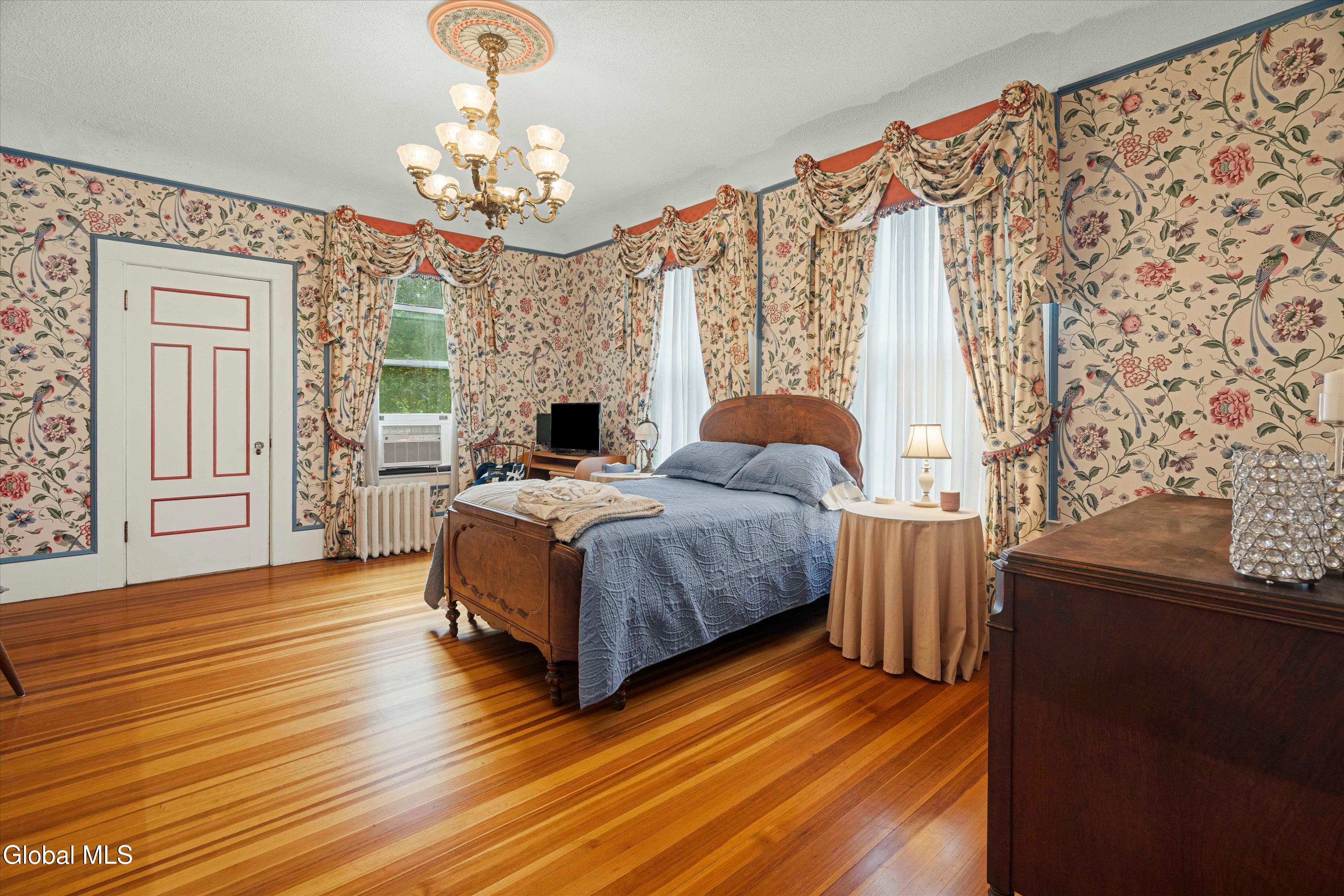 3232 Lake Shore Drive