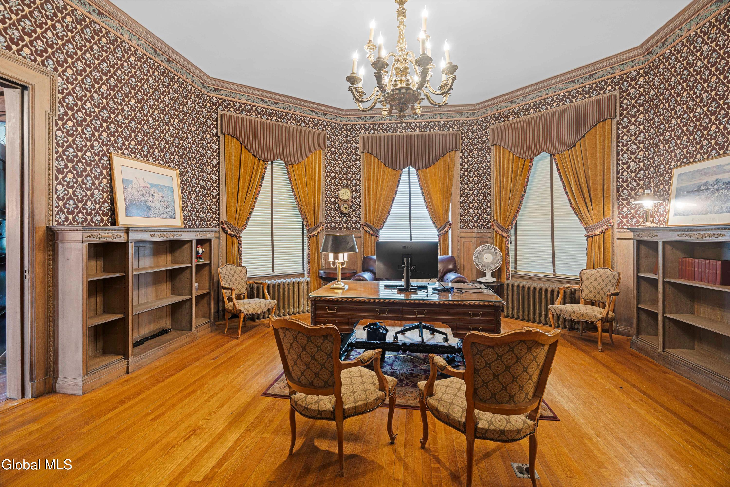 3232 Lake Shore Drive