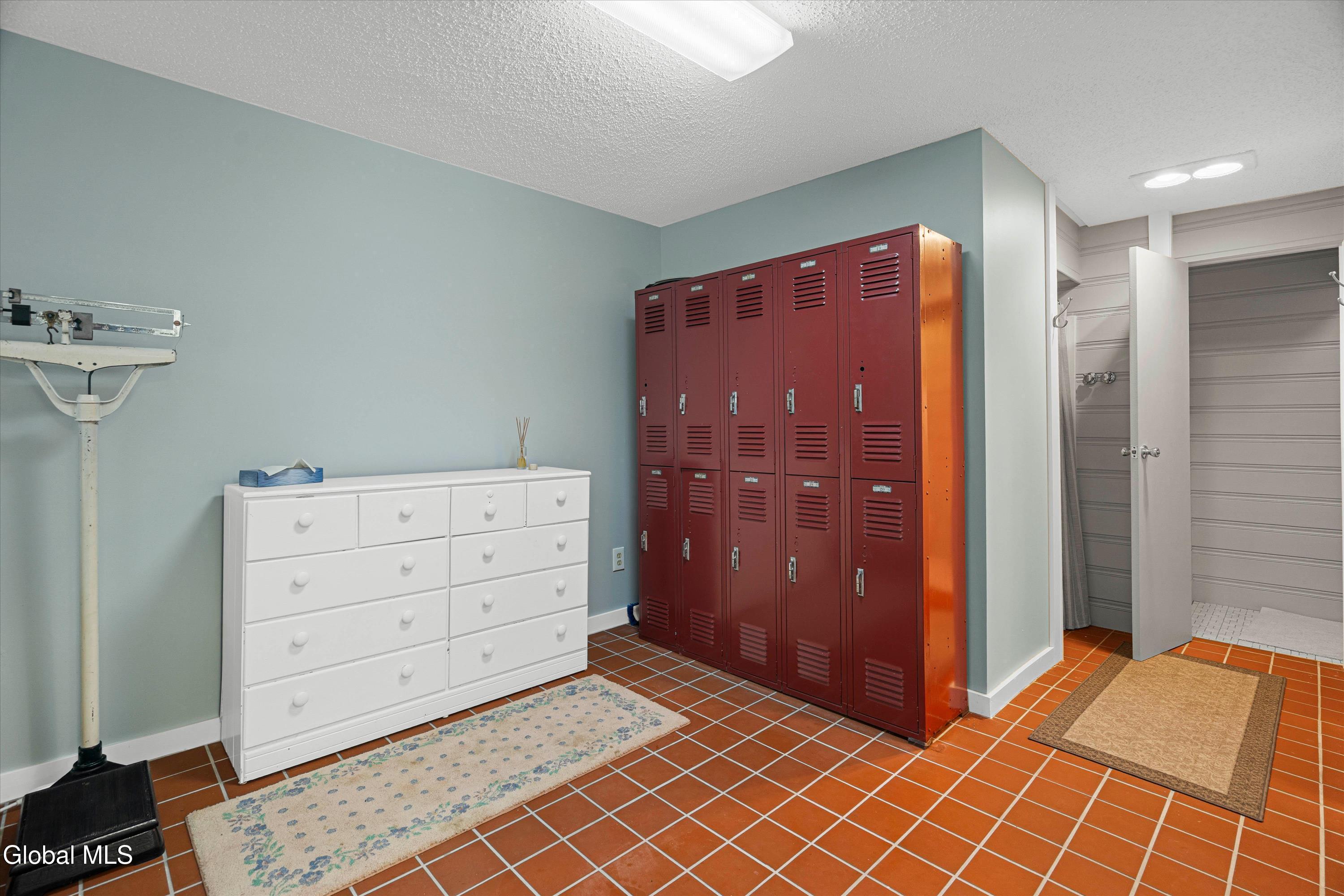 3232 Lake Shore Drive