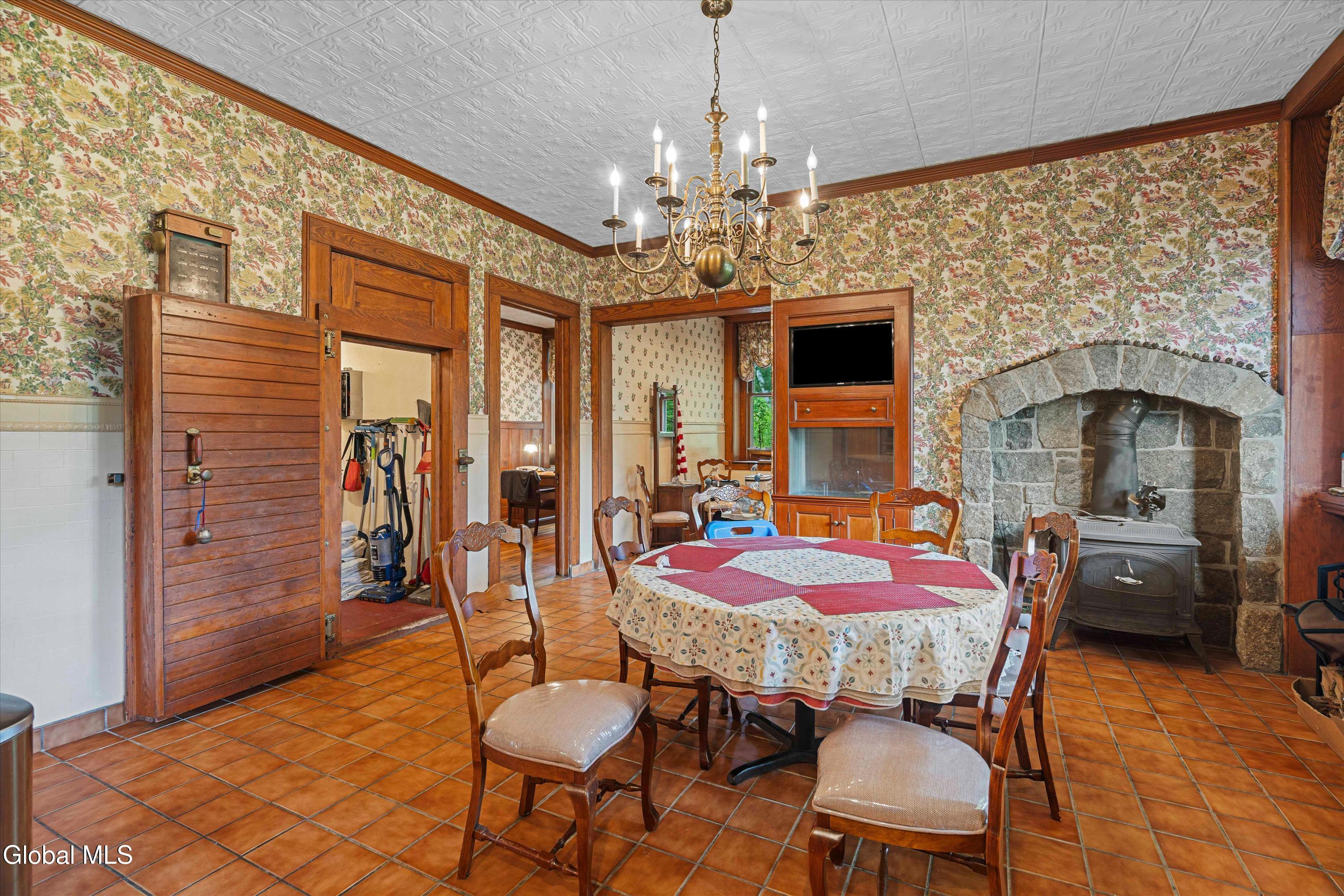 3232 Lake Shore Drive
