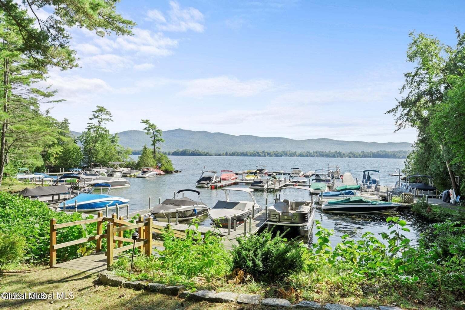 3562 Lake Shore, 13