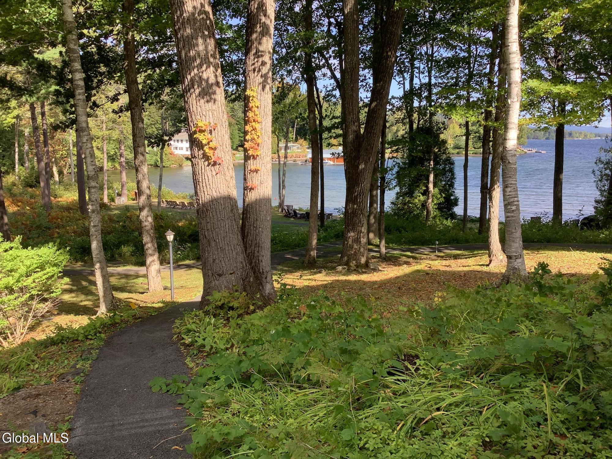3562 Lake Shore, 13