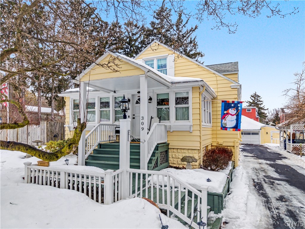 309 Mackay Avenue