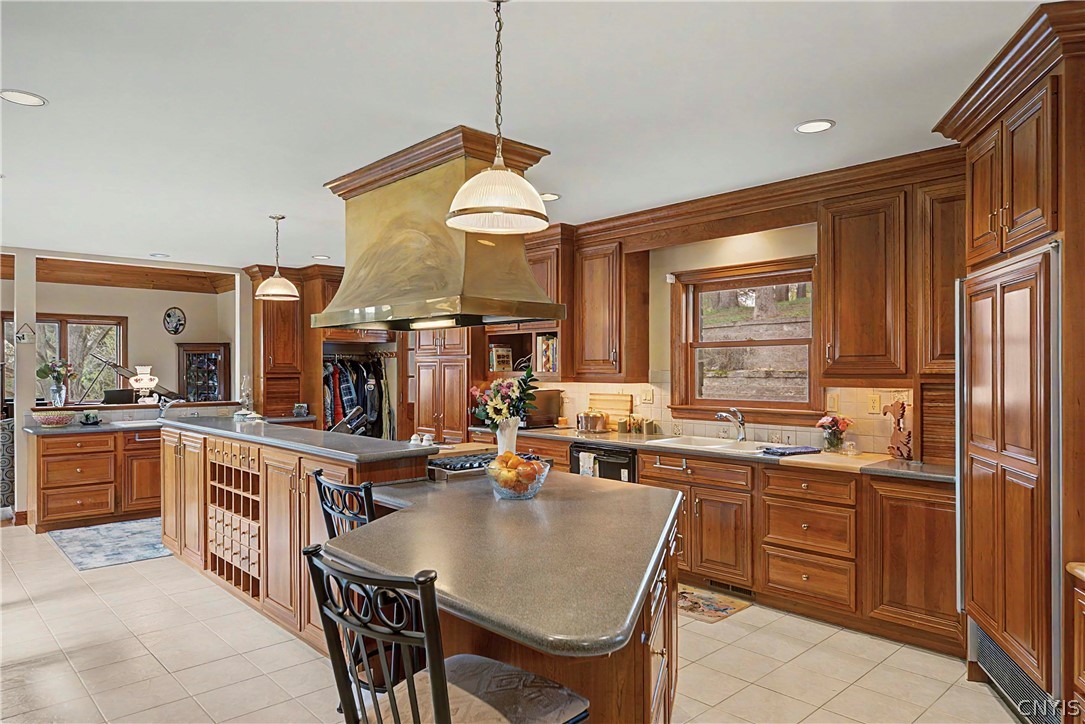 8867 Cazenovia Road