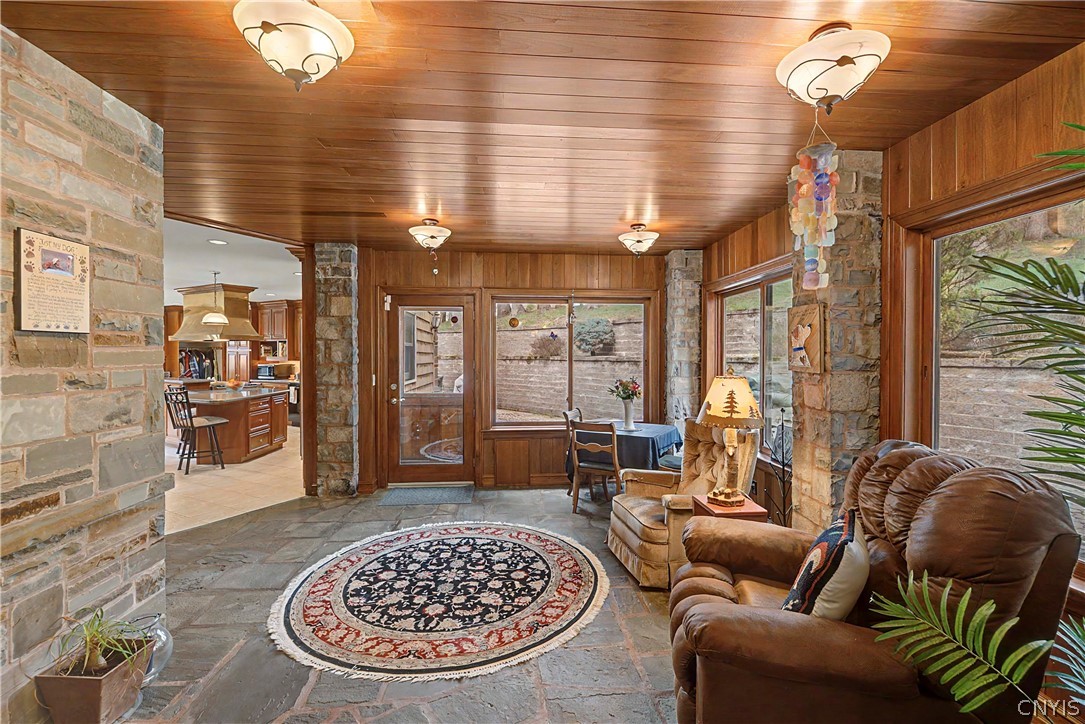 8867 Cazenovia Road