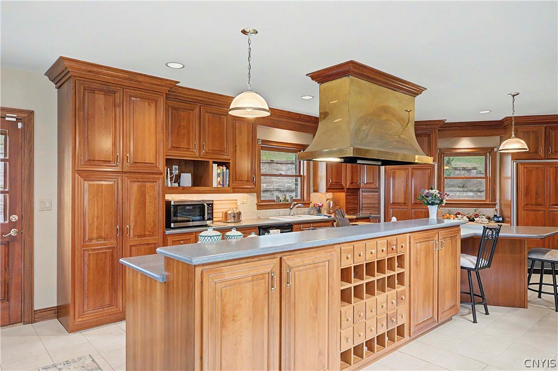 8867 Cazenovia Road