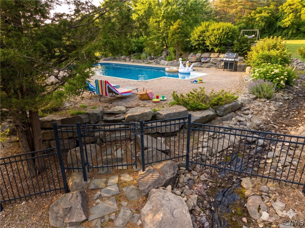 8867 Cazenovia Road