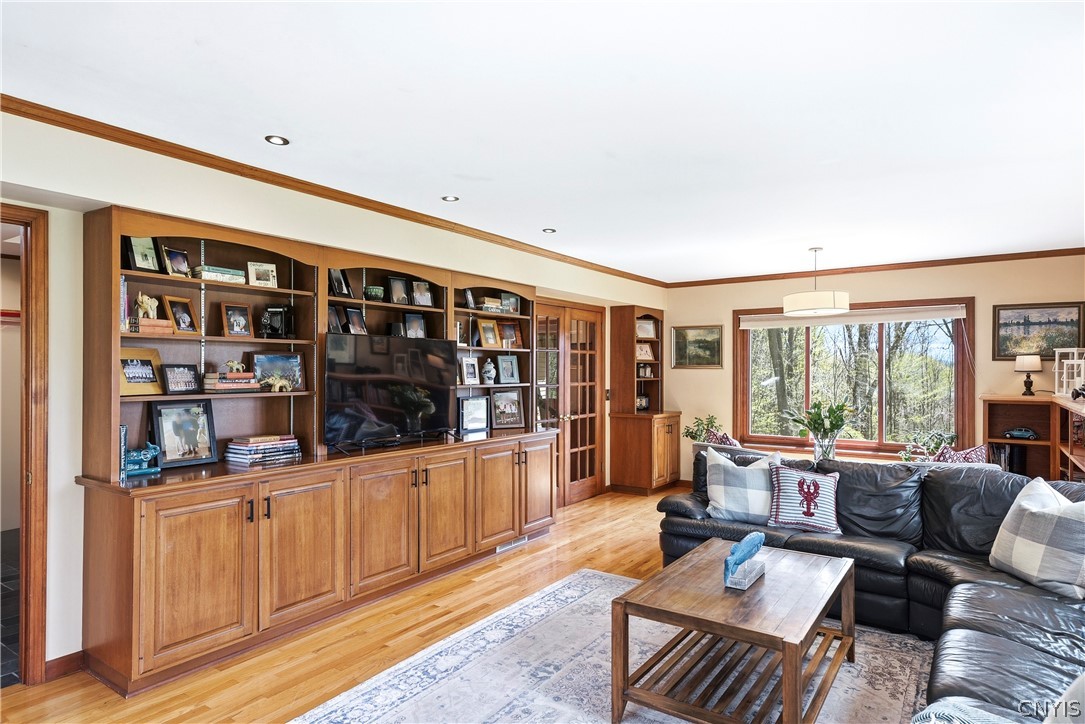 6 Woodmere