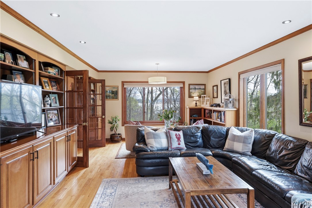 6 Woodmere