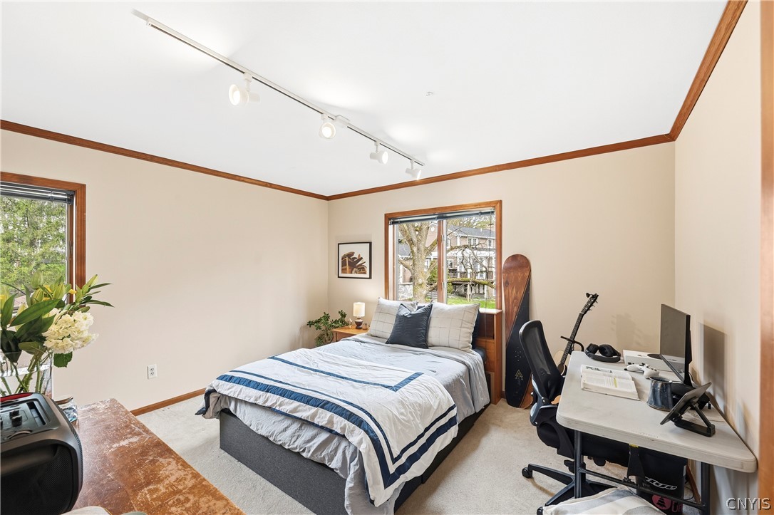 6 Woodmere