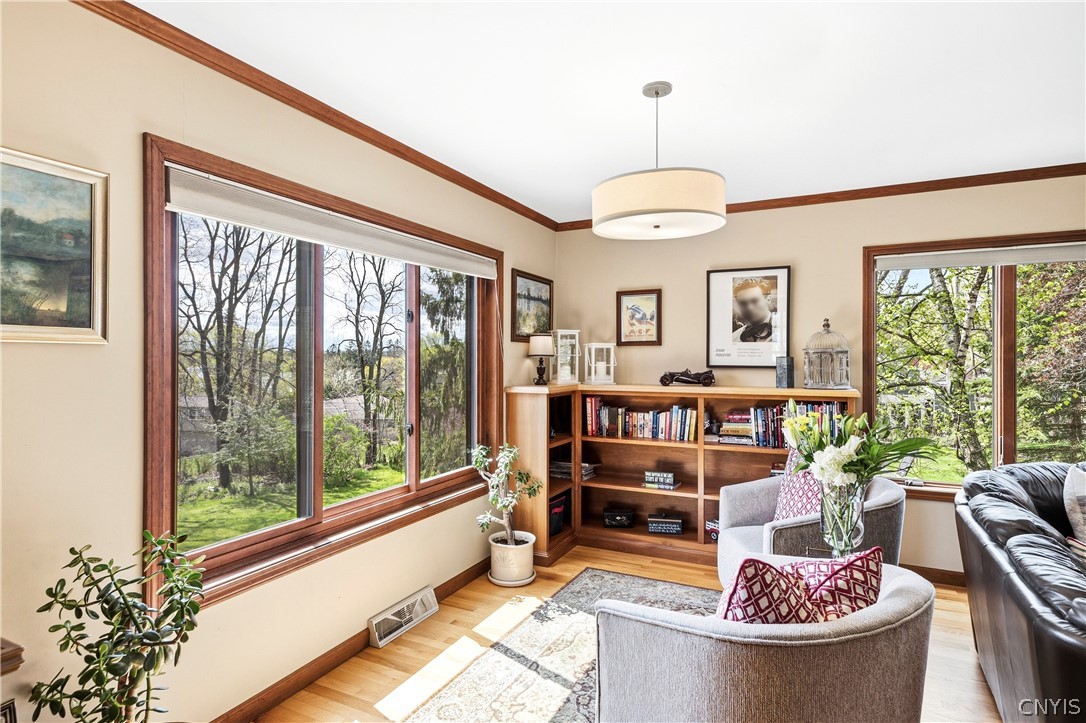 6 Woodmere