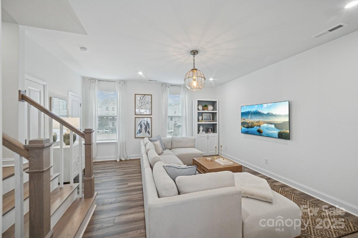 2318 Magnolia Blossom Way