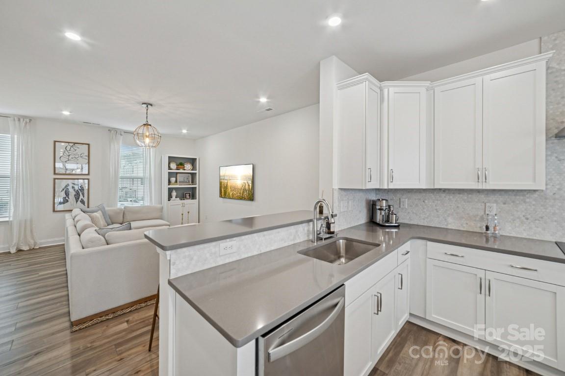 2318 Magnolia Blossom Way