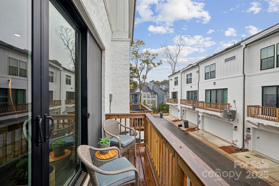 2318 Magnolia Blossom Way