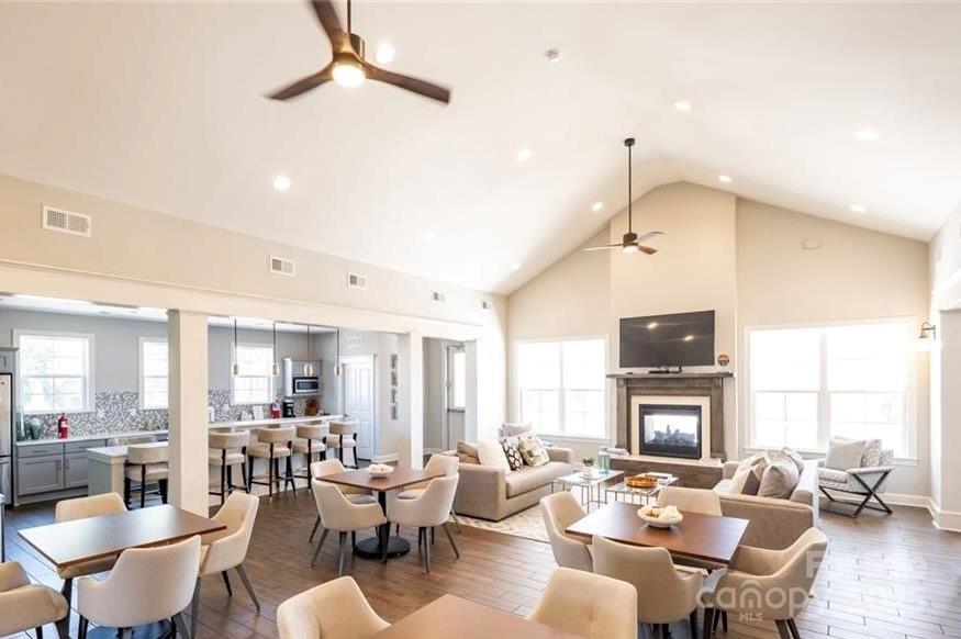 117 Mercyview Lane Unit: 6