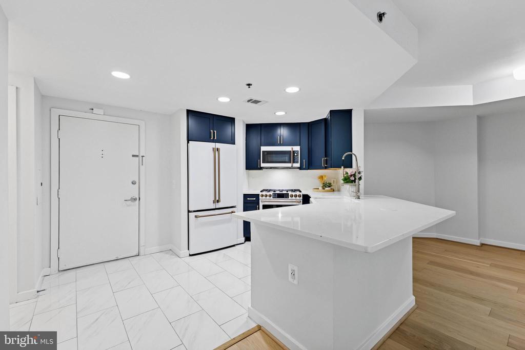 3883 Connecticut Ave NW #313