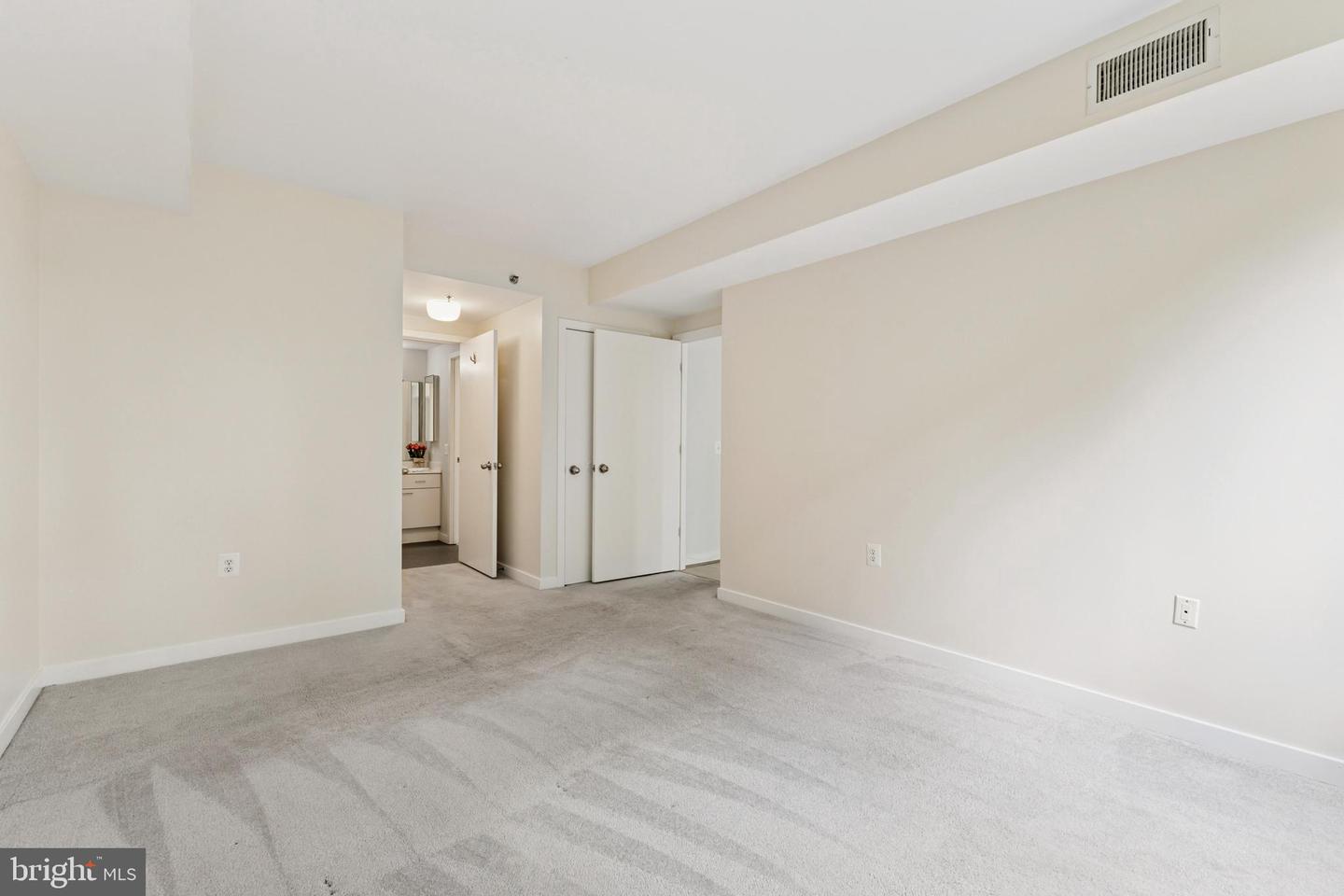 3883 Connecticut Ave NW #313