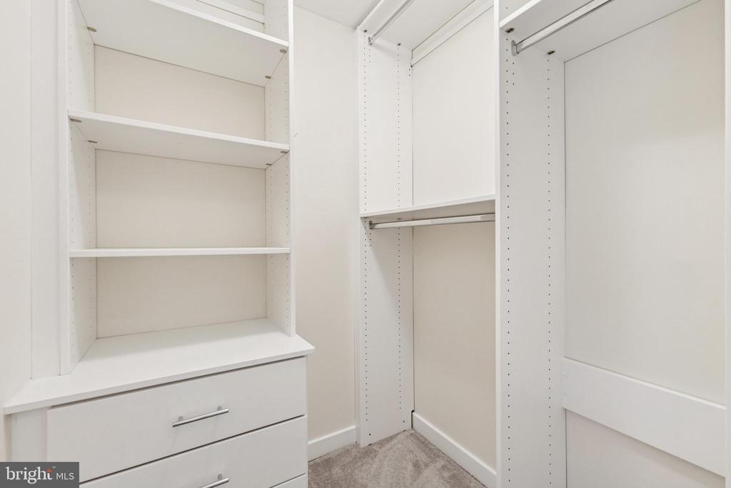 3883 Connecticut Ave NW #313