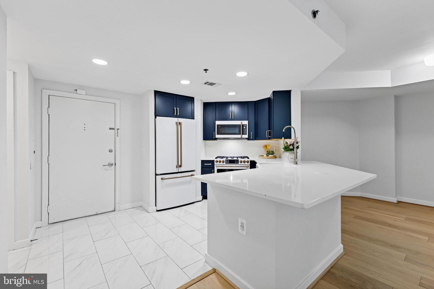 3883 Connecticut Ave NW #313