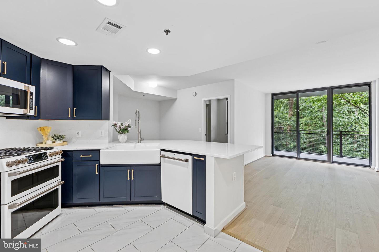 3883 Connecticut Ave NW #313