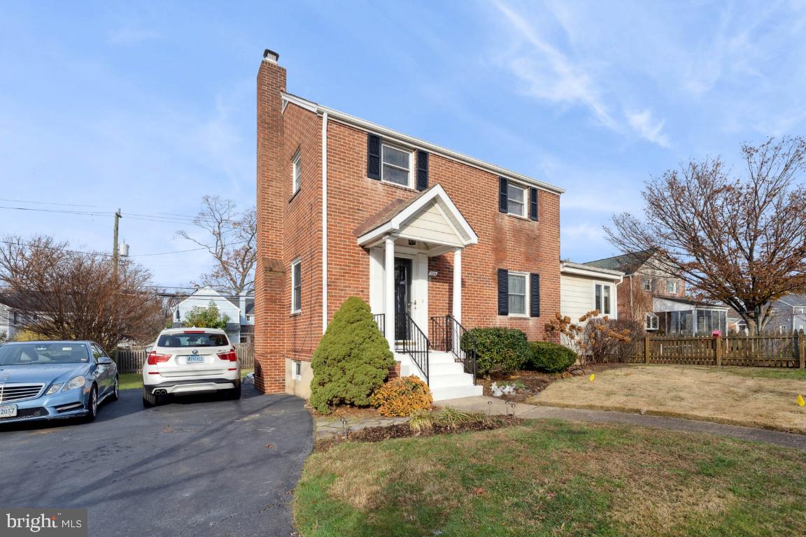 148 N Park Dr N
