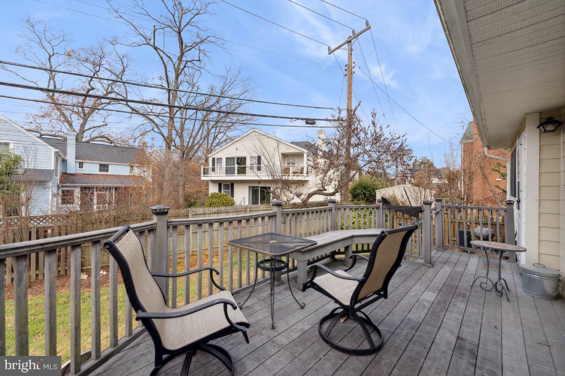 148 N Park Dr N