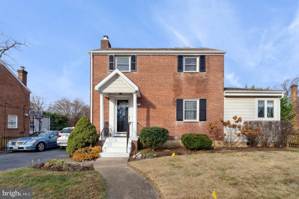 148 N Park Dr N