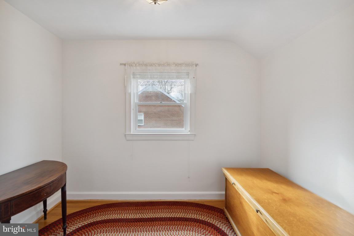148 N Park Dr N