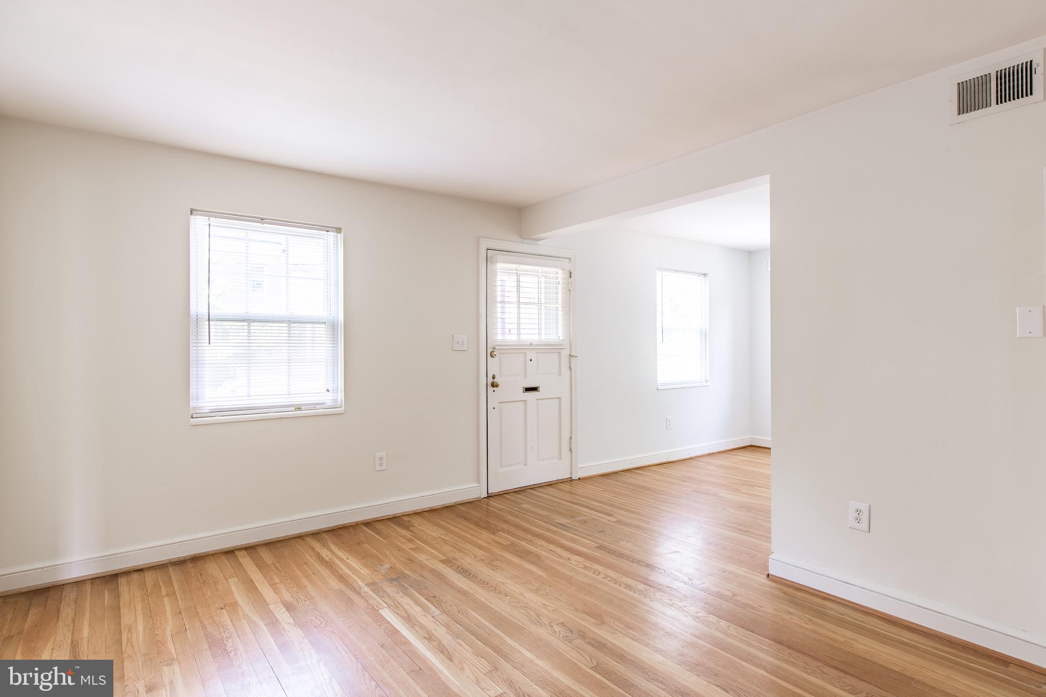 823 N Greenbrier St