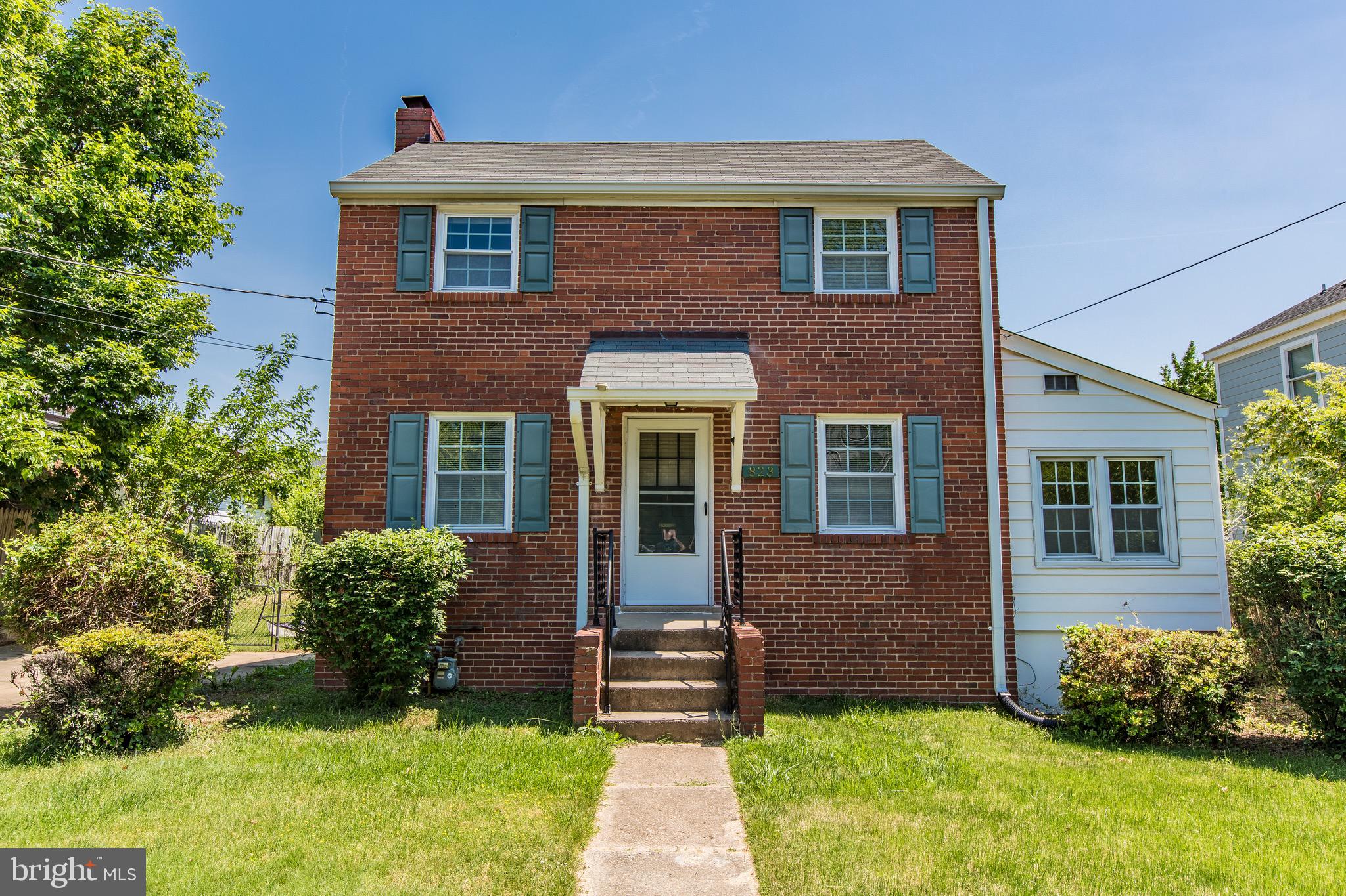 823 N Greenbrier St