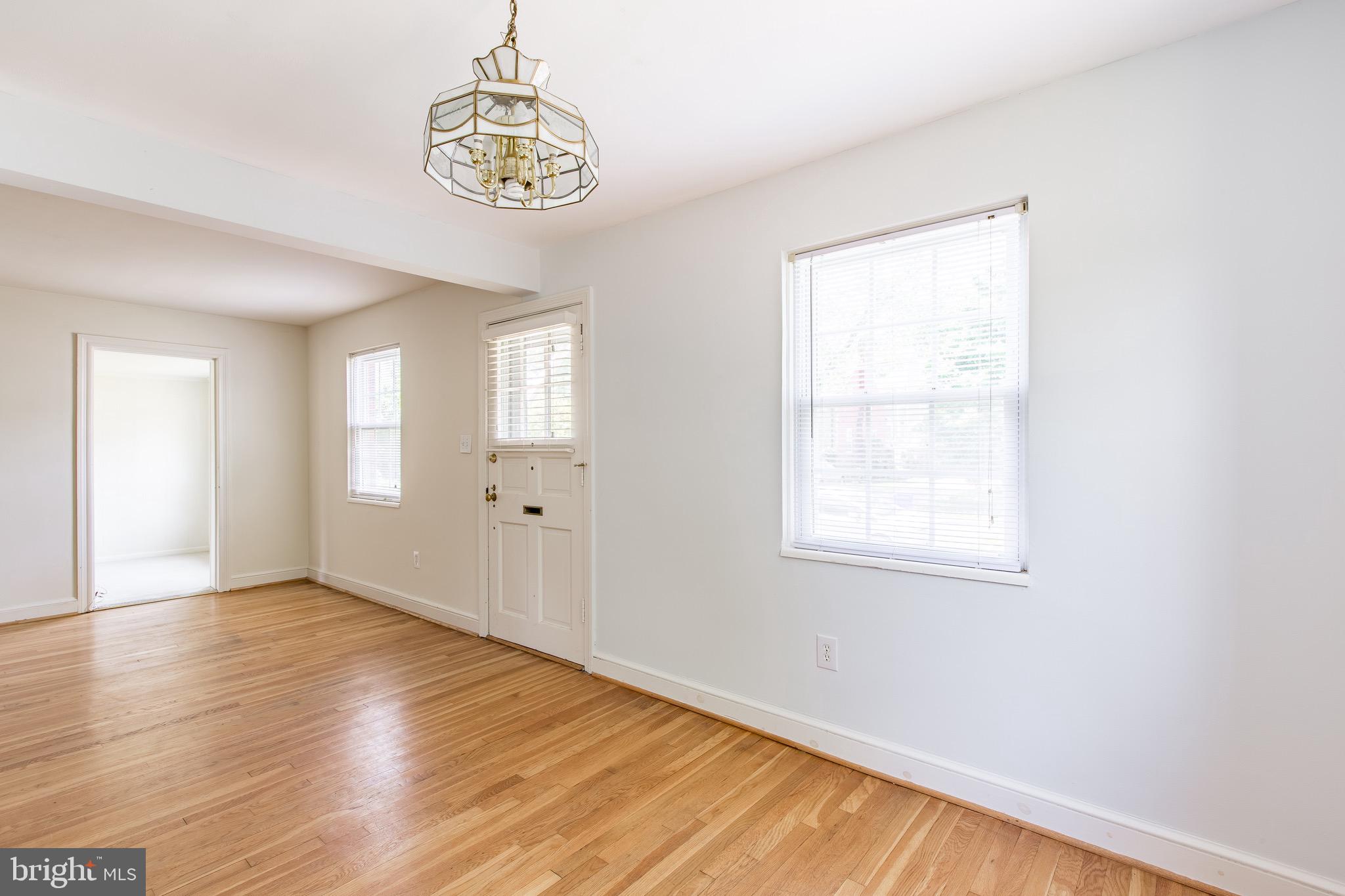 823 N Greenbrier St