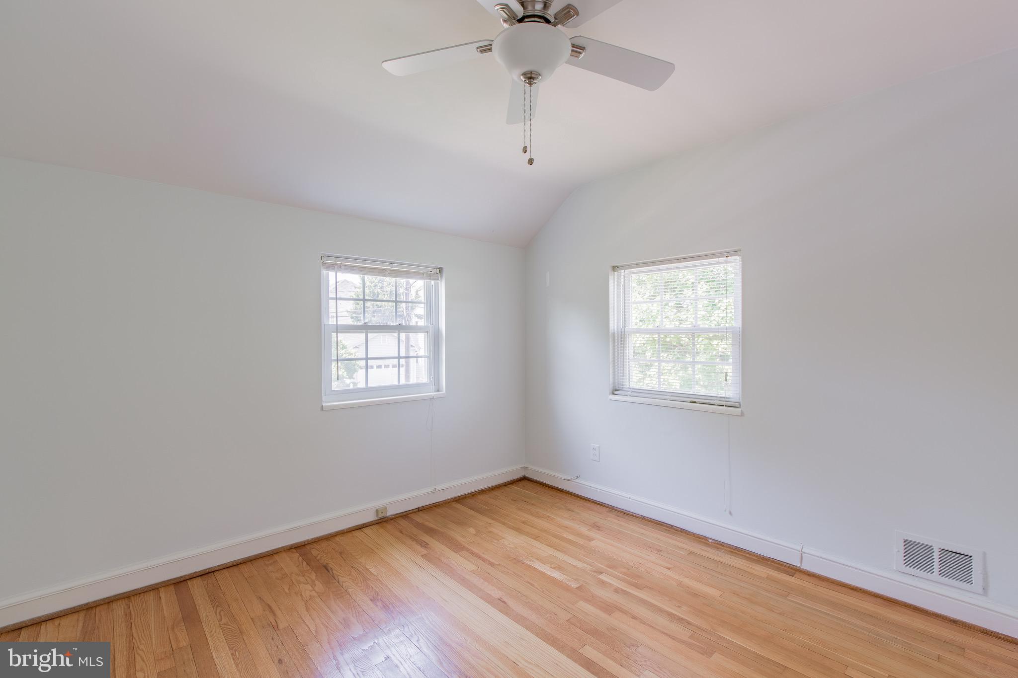 823 N Greenbrier St