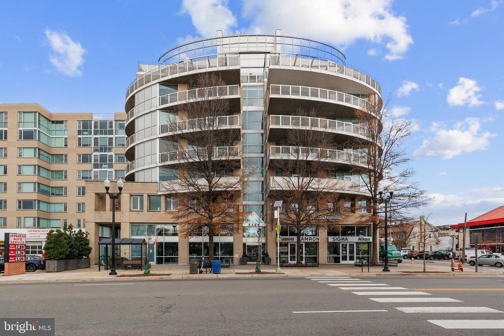 3409 Wilson Blvd #406