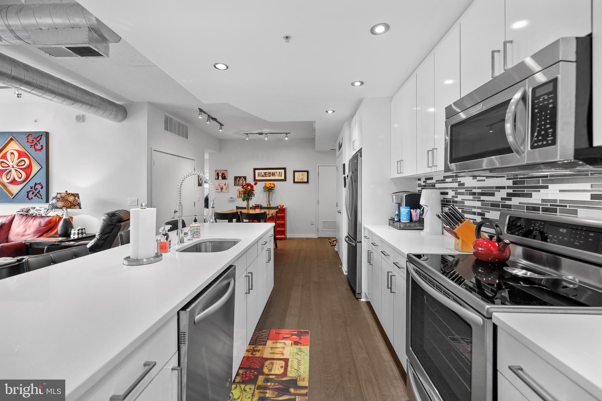 3409 Wilson Blvd #406