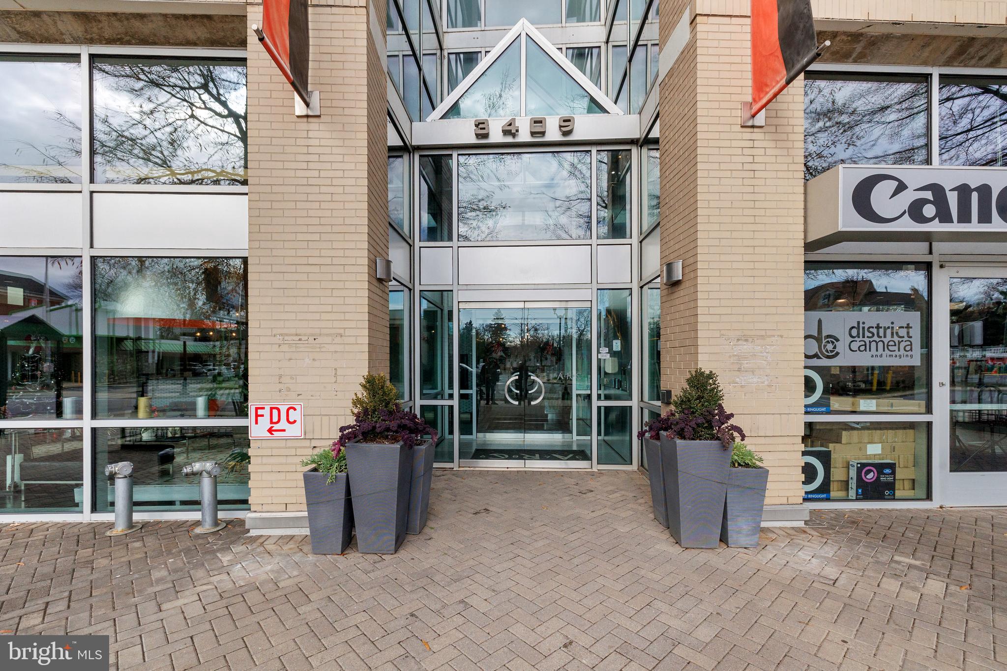 3409 Wilson Blvd #406