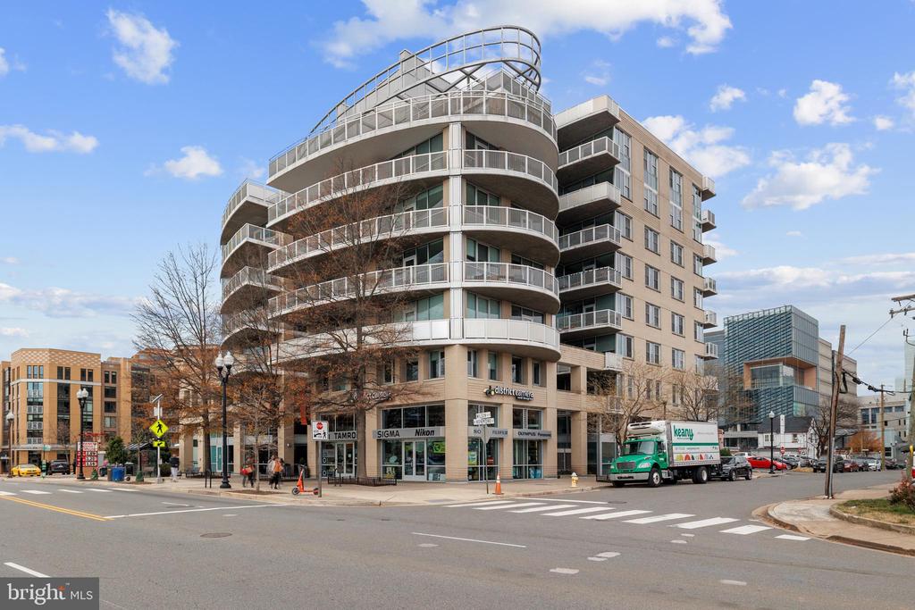 3409 Wilson Blvd #406