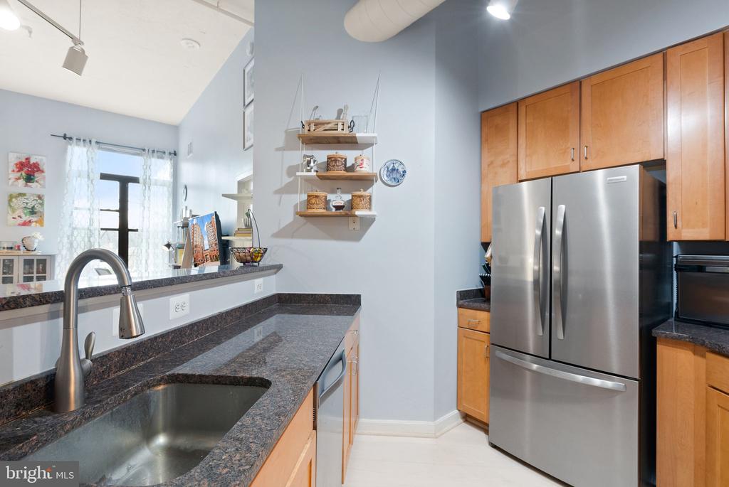 2220 FAIRFAX DR #109