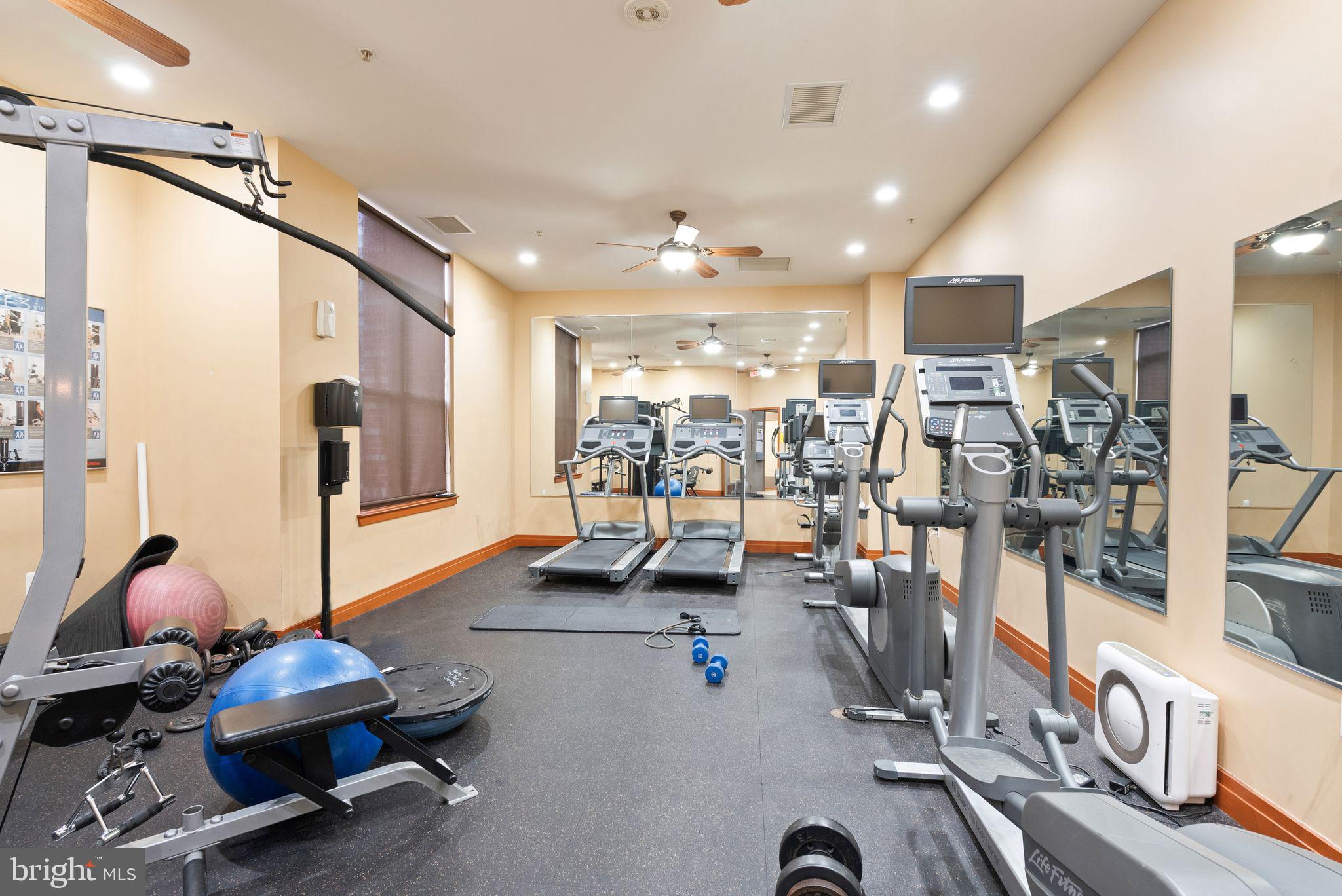 2220 FAIRFAX DR #109