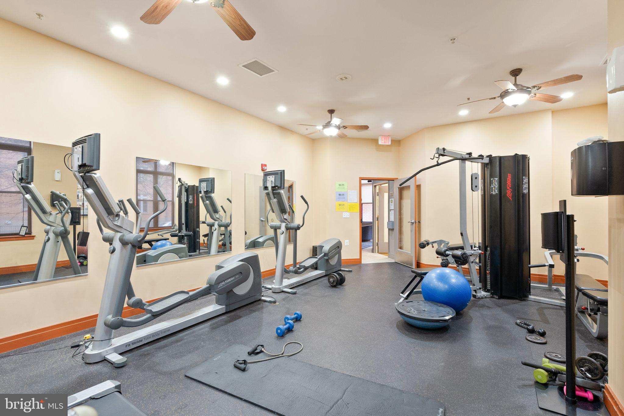 2220 FAIRFAX DR #109