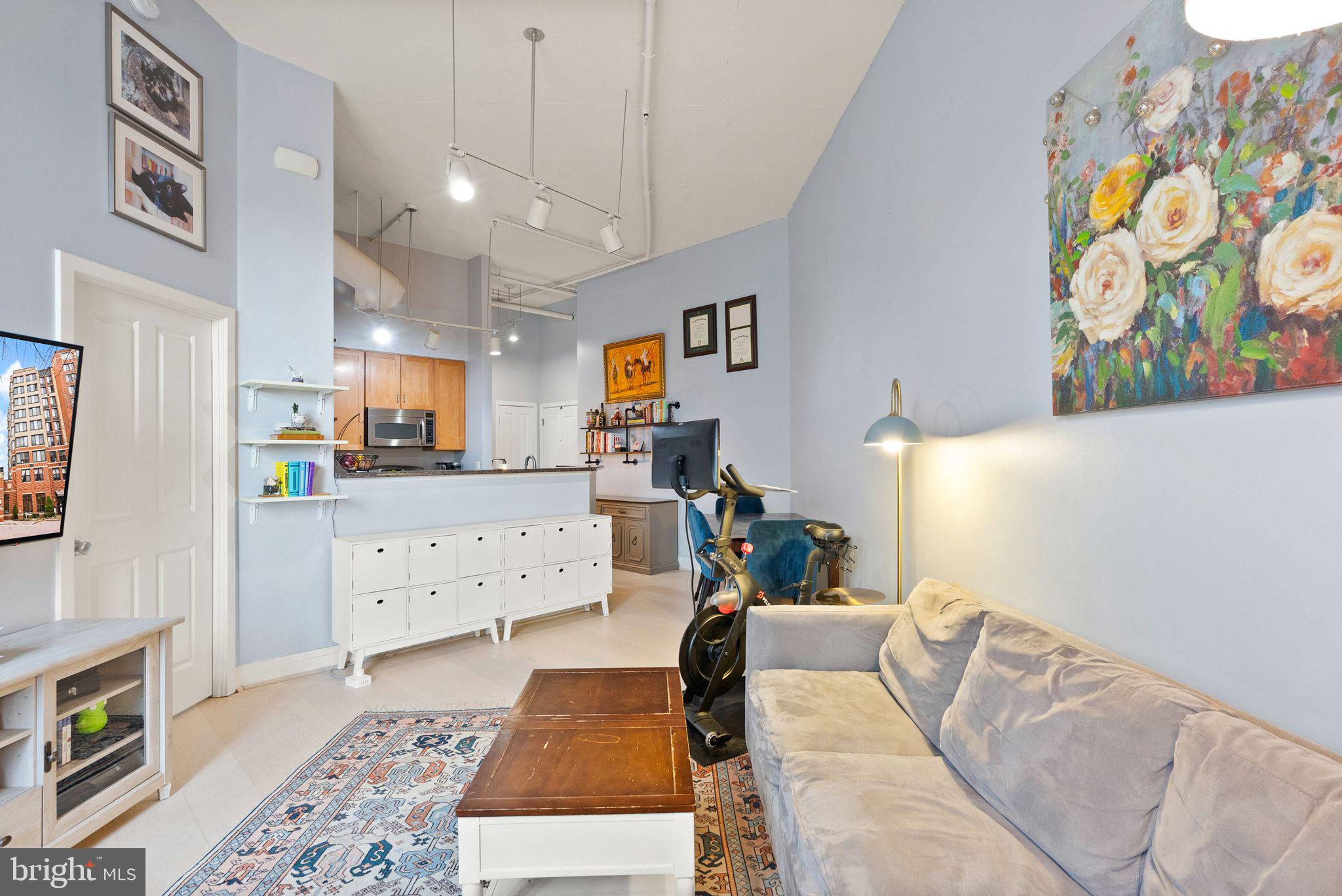 2220 FAIRFAX DR #109