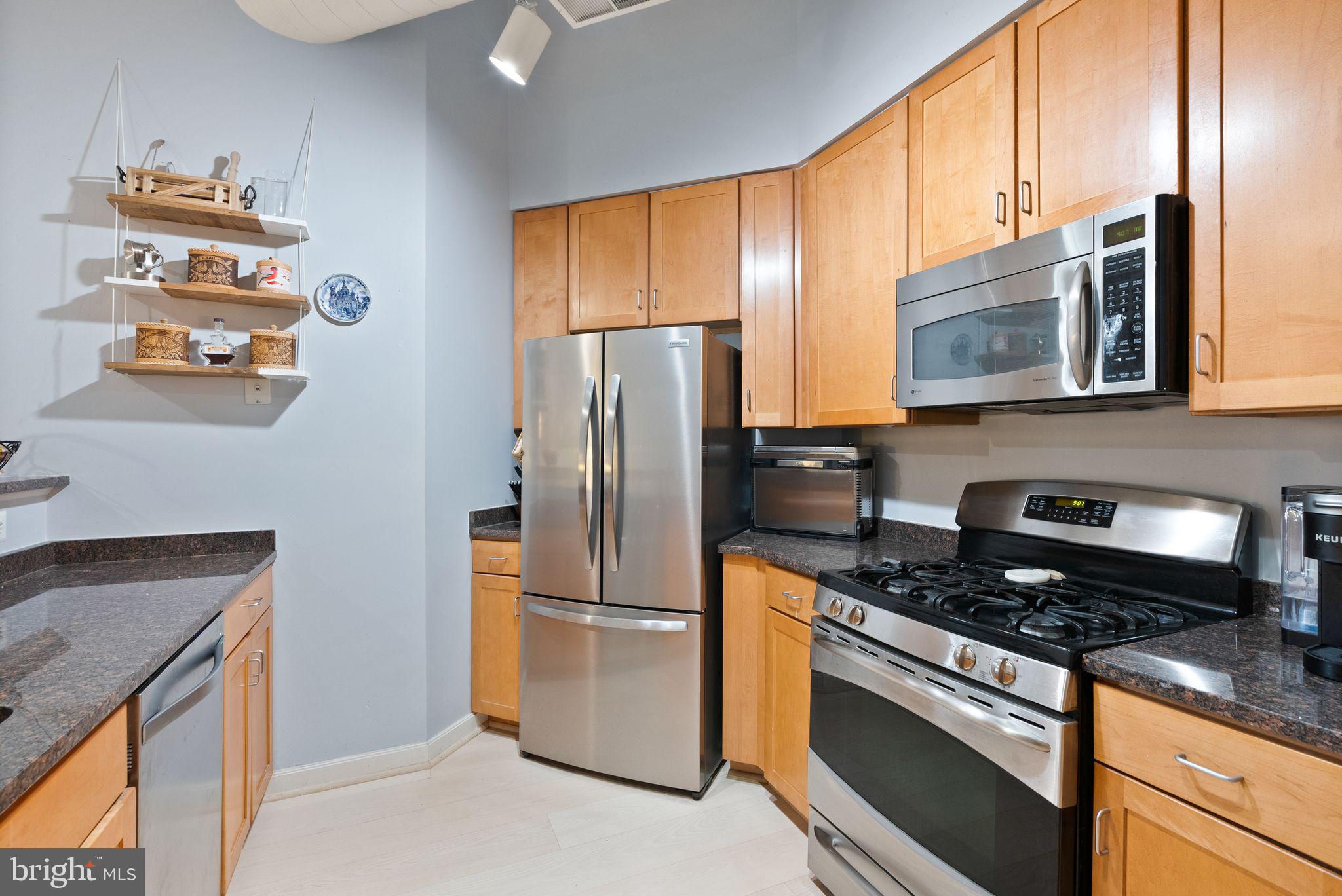 2220 FAIRFAX DR #109