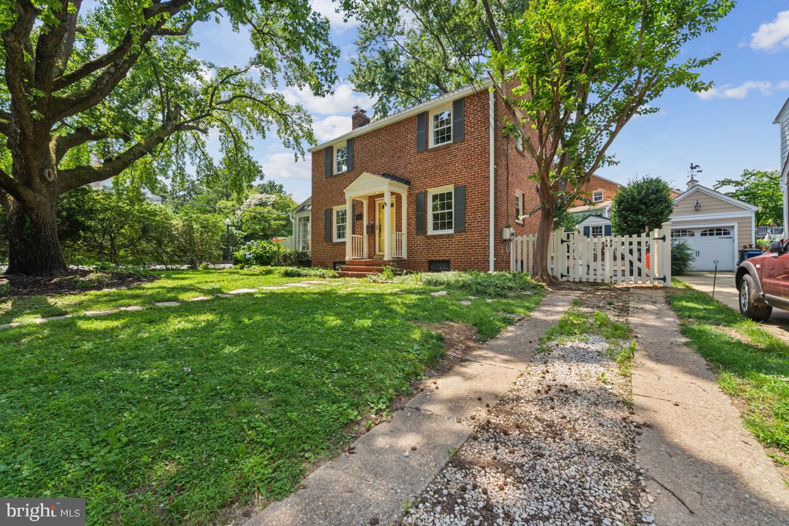 962 N Potomac St